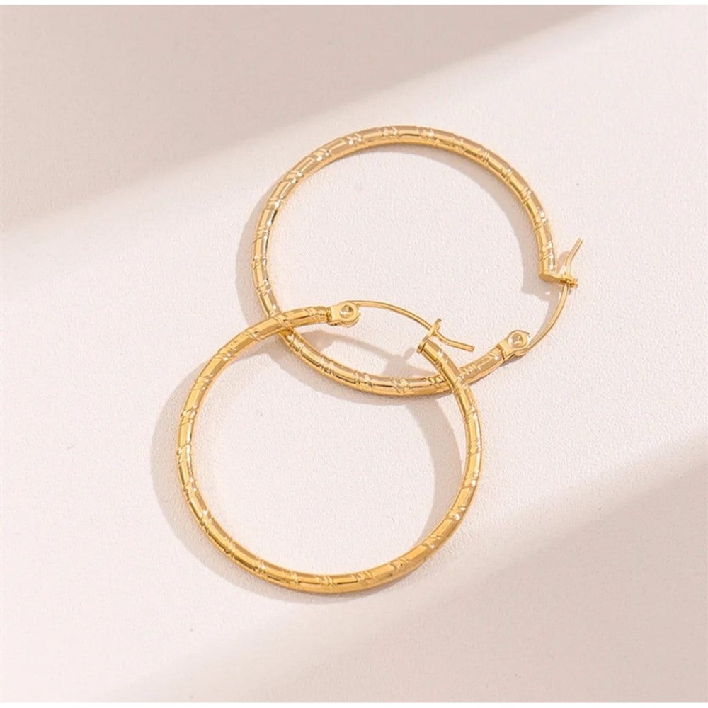 Gold Textured Bamboo Hoop Earrings Medium Engraved Latch Back Round Jewelry‎